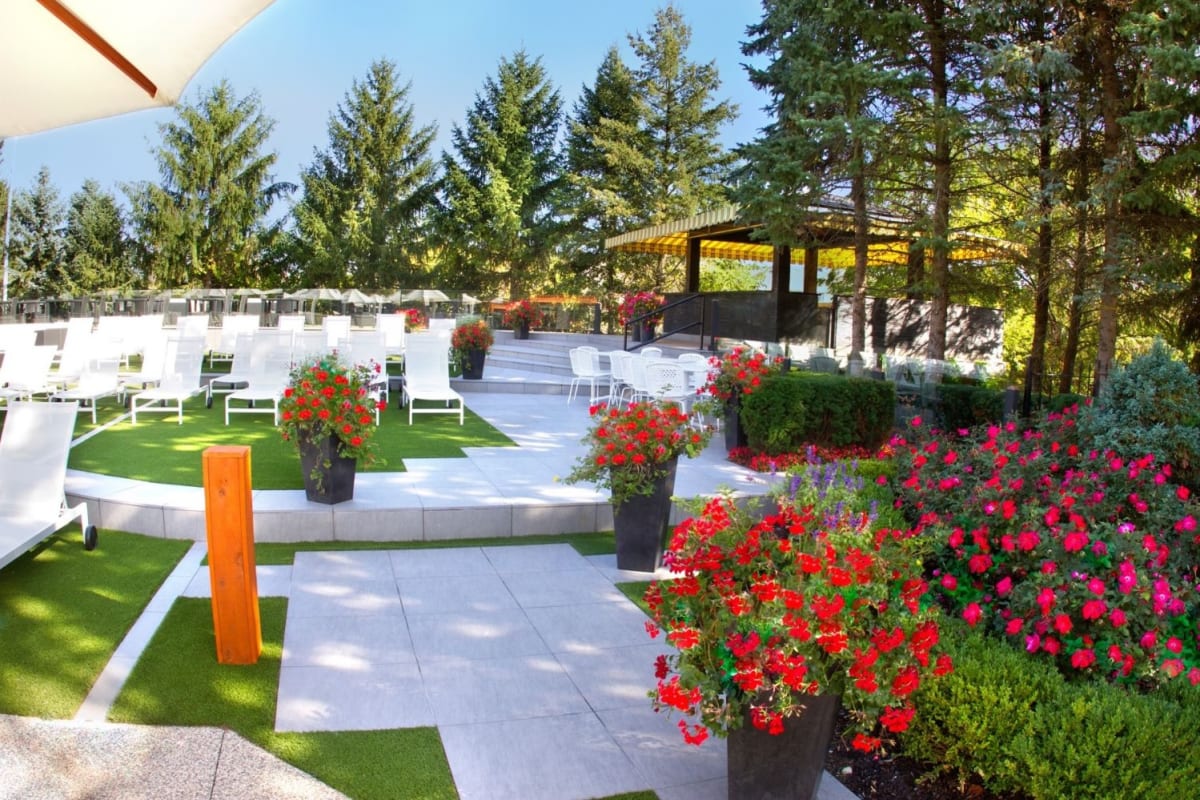 Community amenities at River Oaks West Apartments in Novi, MI, 48375